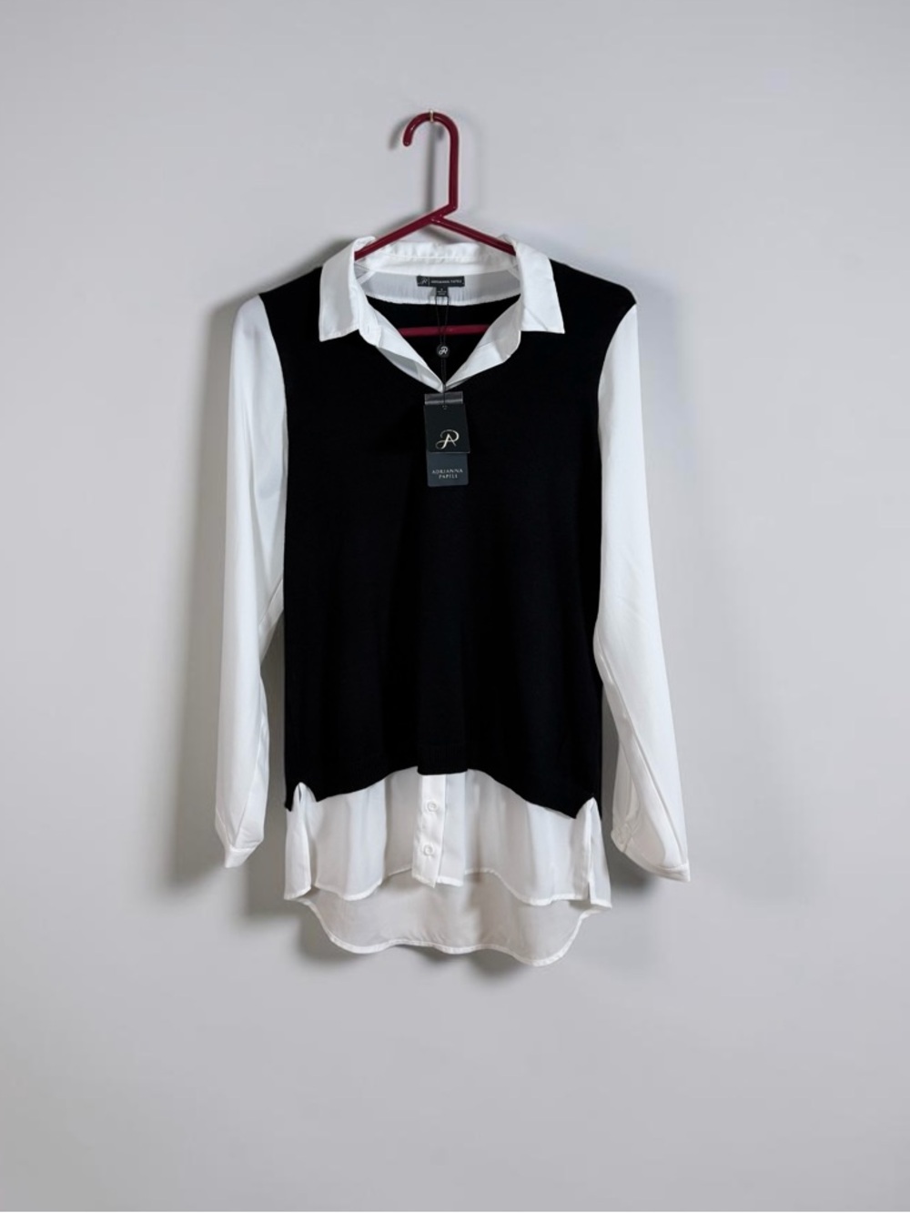 Adriana Papell Women’s Sz Small Top Black and White Solid V-Neck Twofer Sweater